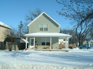 523 Cherry St, Grand Forks, ND 58201