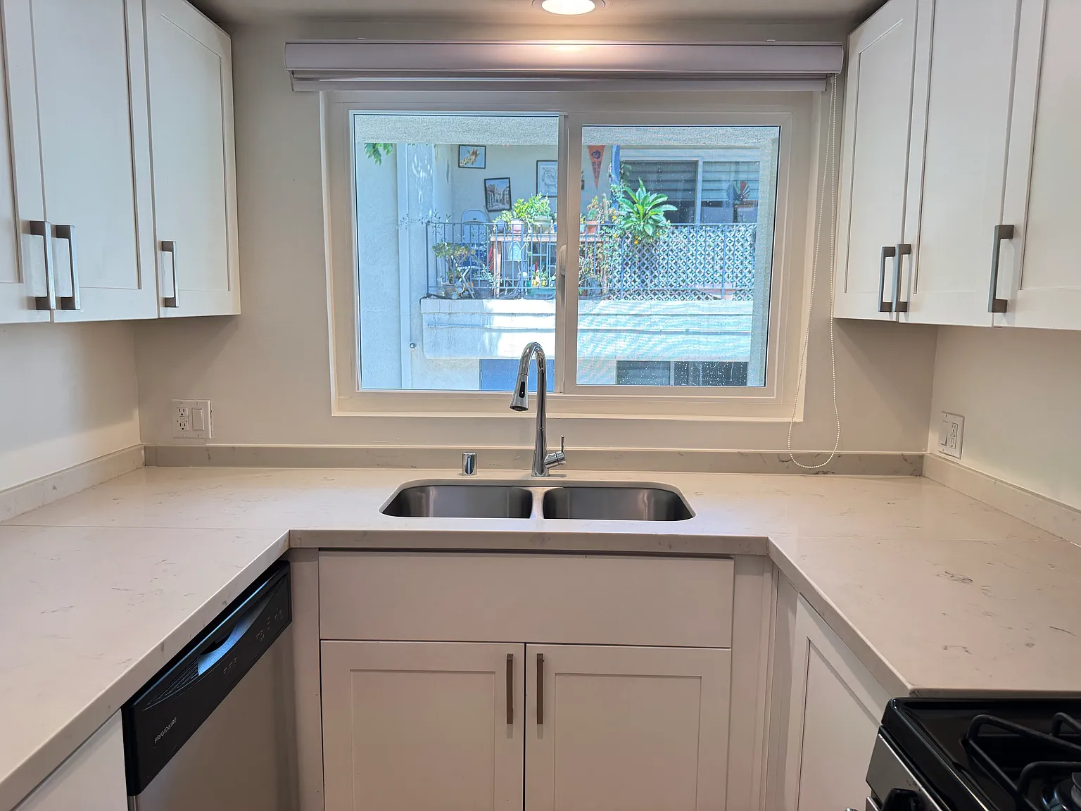 1 bed, 700 sqft, $2,490 — Photo 4