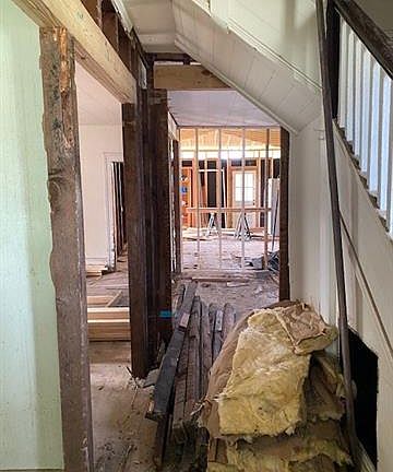 2nd image of 117 W Alabama Ave