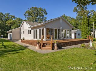 5928 S Linden Ave, Newaygo, MI 49337