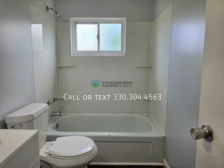1111 N Elm St #R — Photo 10