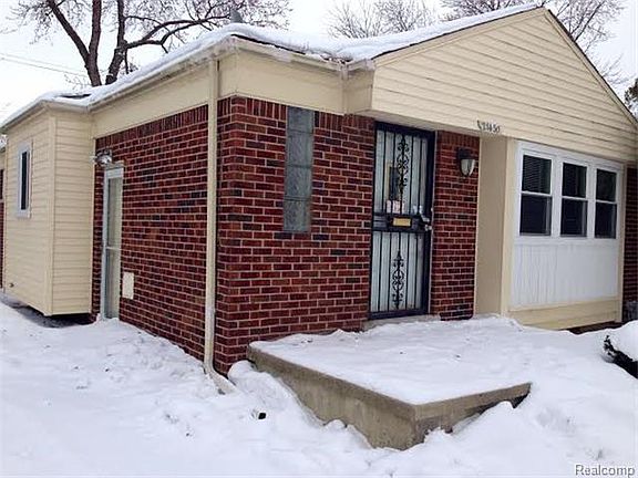 3rd image of 21430 Parklawn St