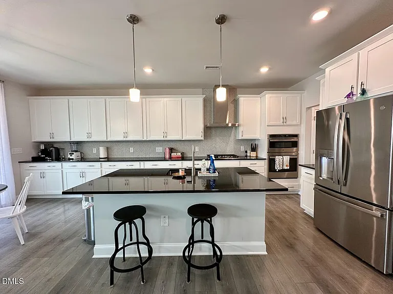 111 Cressida Woods Dr — Photo 3