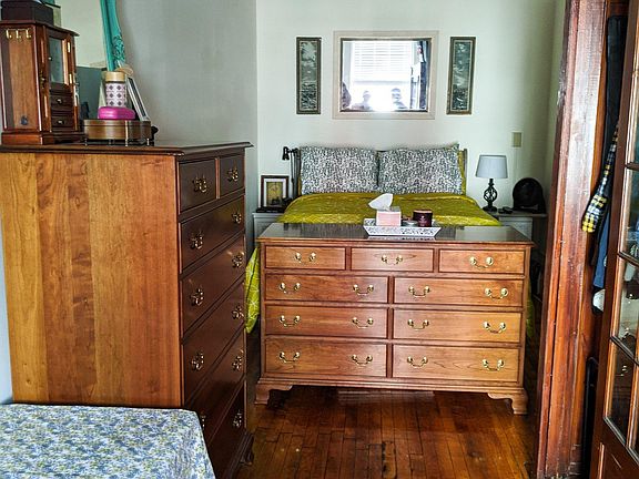 bedroom (furnishings not included)