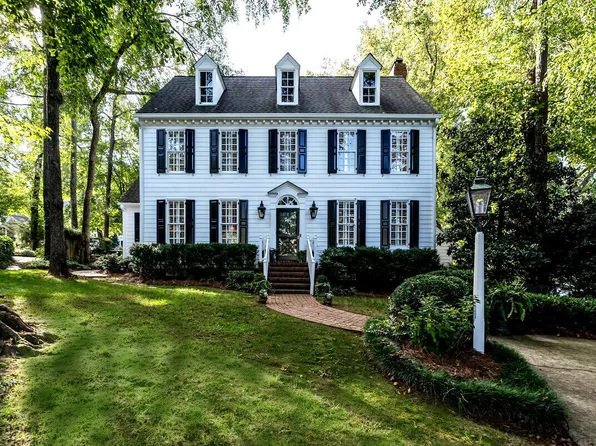 2100 Fallon Oaks Ct, Raleigh, NC 27608