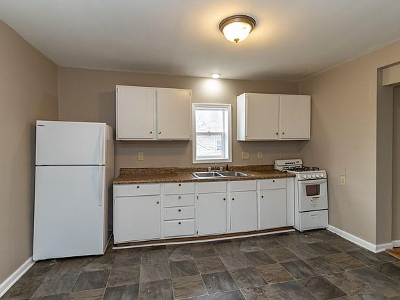 2nd image of 1077 Bush Ave Floor 2