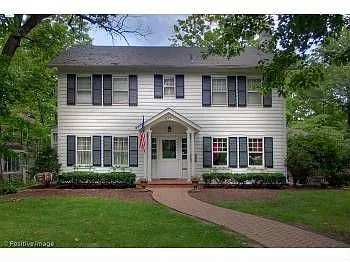 657 Forest Ave photo 1