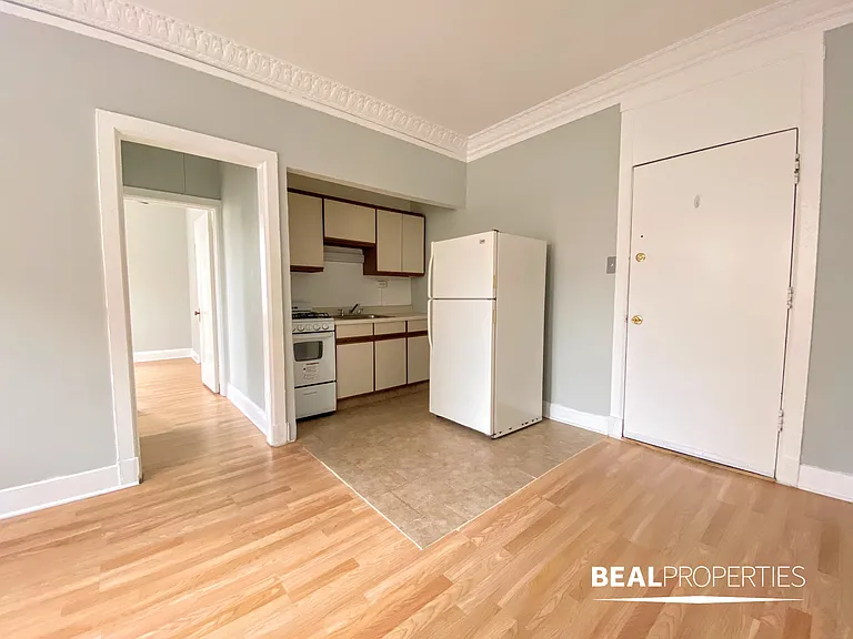 3831 N Fremont — Photo 14