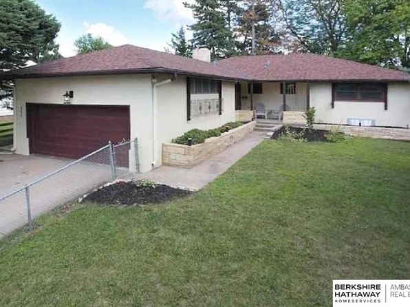 501 N 74th St, Omaha, NE 68114