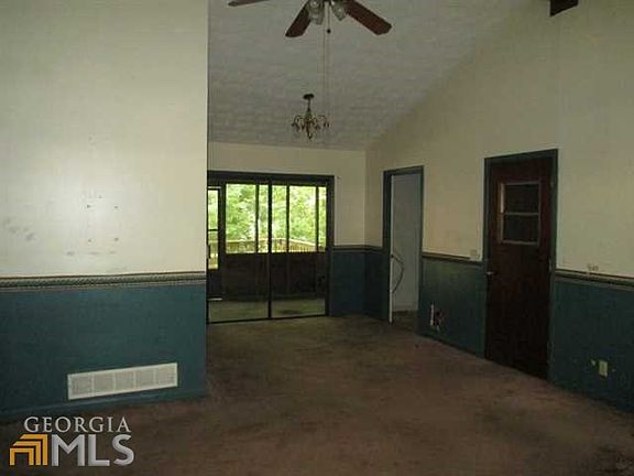 2nd image of 2987 Creekview Ct NE