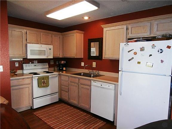 4th image of 1400 SE Norwood Dr