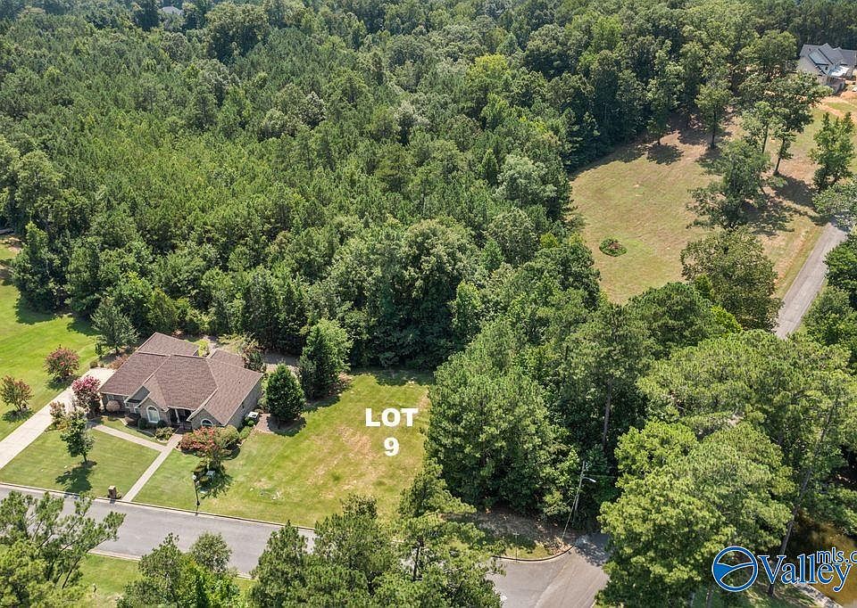 2nd image of 9 Bridle Ridge Rd