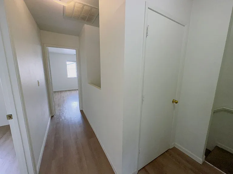 130 Curry Dr — Photo 8