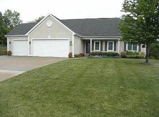 3536 N Russelwood Dr, Appleton, WI 54913