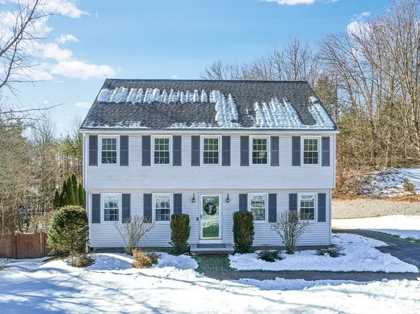 17 Merrimac Dr, Pepperell, MA 01463