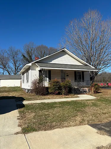 1117 Toms St Photo 1
