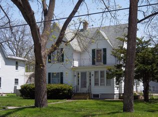 330 S 7th St, Dekalb, IL 60115