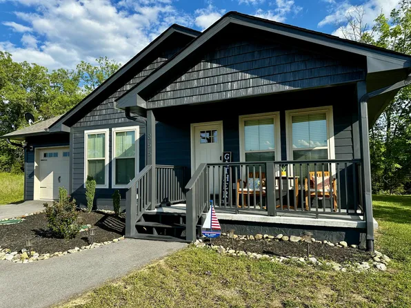 855 Blue Herring Way, Sevierville, TN 37876