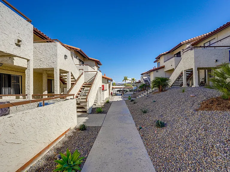 Sycamore Hills Village Apartments — Photo 9