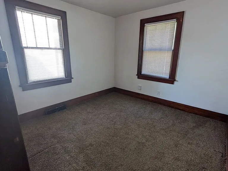 813 Kern St — Photo 3