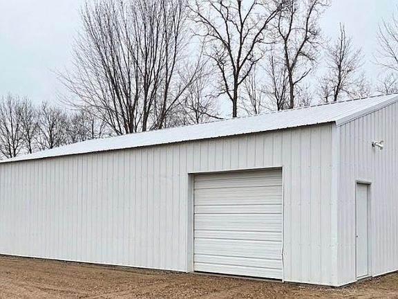 2nd image of 48270 Southfork Rd