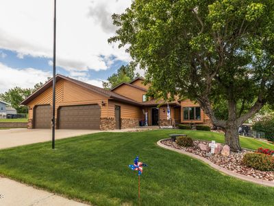 902 Saint Thomas Trl NW, Mandan, ND, 58554