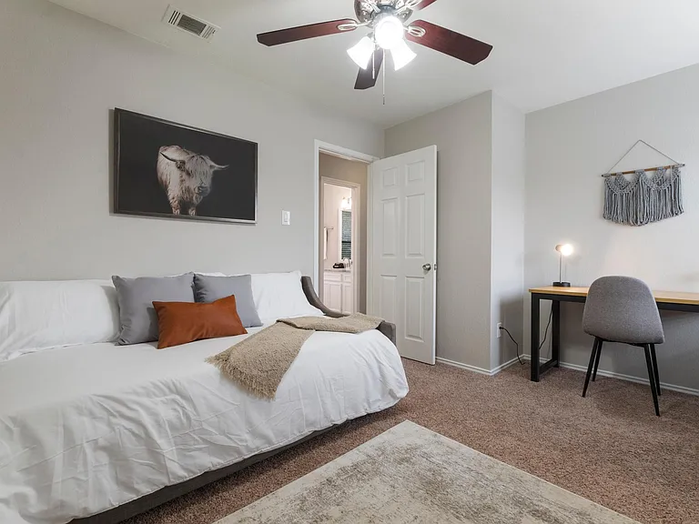 2216 Silverleaf Ln — Photo 5