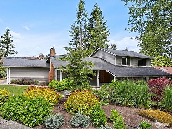 2nd image of 3104 181st Avenue NE