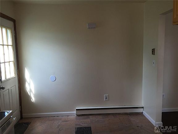 3rd image of 39 Spruce St #1