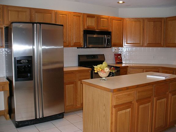 Kitchen w/stainless steel
