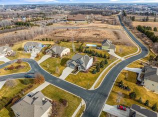 7591 Beacon Ct, Excelsior, MN 55331