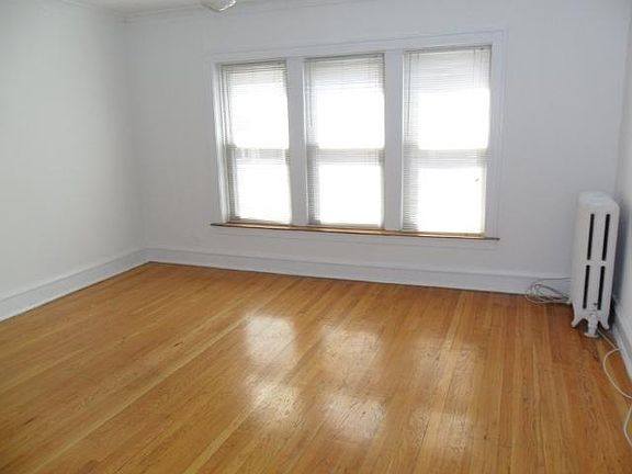 2nd image of 1553 W North Shore Ave #3