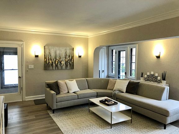 2nd image of 2509 N Cramer St #2509