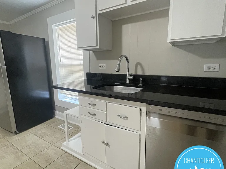 1604 E Main St — Photo 6