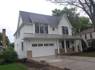 326 Ruby St, Clarendon Hills, IL 60514