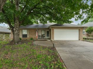 924 Thistle Ridge Ln, Arlington, TX 76017