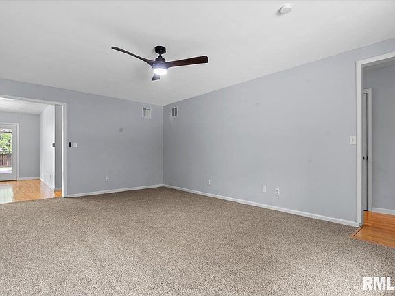 5th image of 727 Magnolia Dr