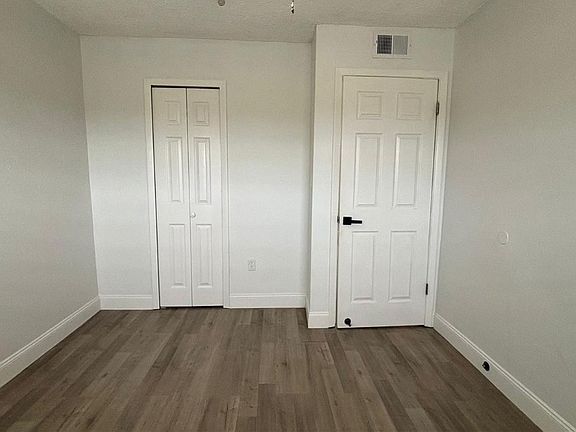 3rd image of 844 Sky Lake Cir APT C