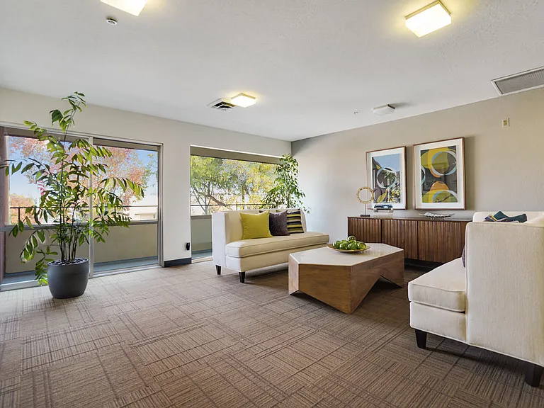 Americana Apartments — Photo 8