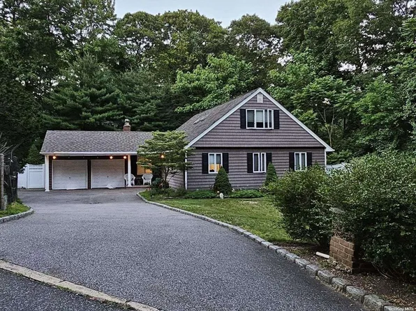 1 Wellington Drive, Stony Brook, NY 11790