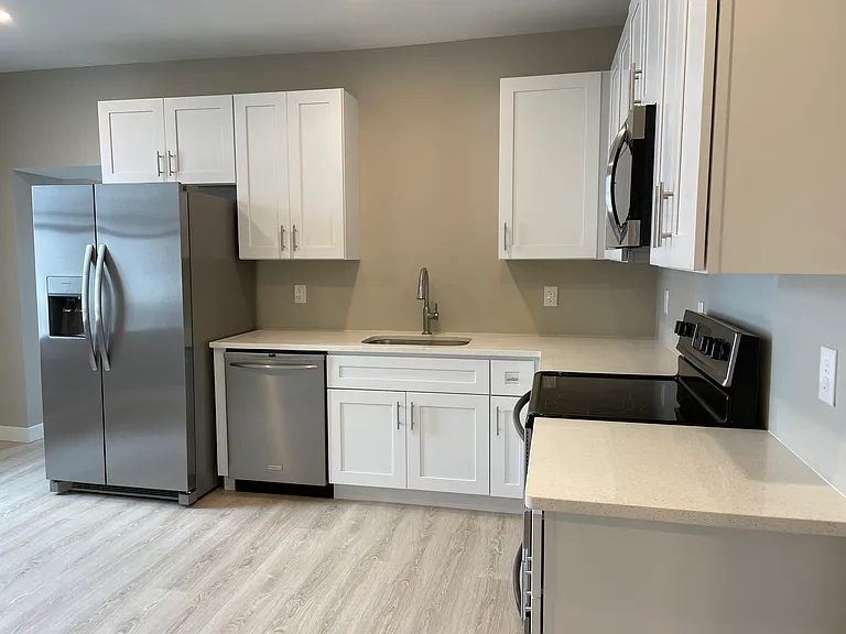 145 Dupont St #1 — Photo 3