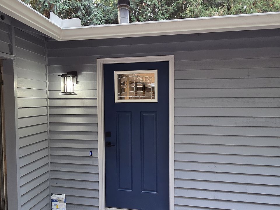 1st image of 8555 Jennifer Ln NE