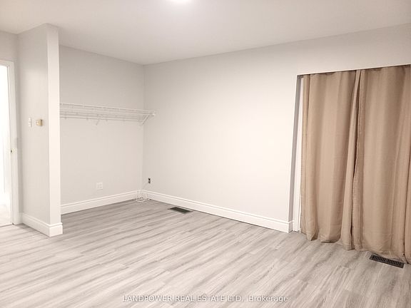 4th image of 8 Clareville Cres
