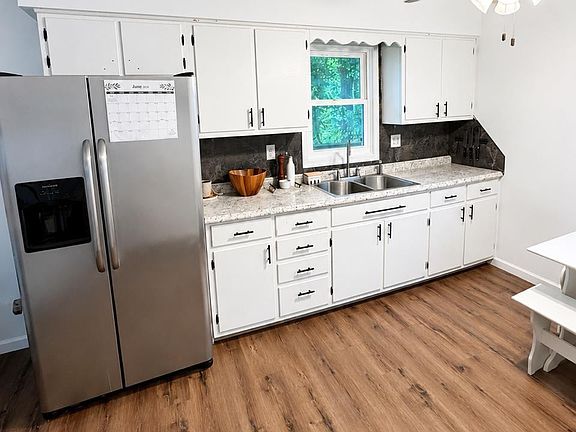 5th image of 1316 Genesta Dr