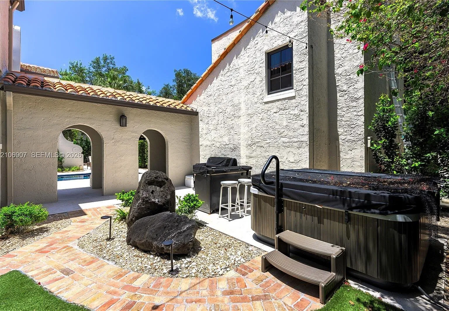 1822 Country Club Prado — Photo 4