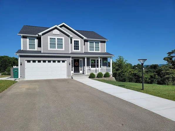 361 Ridgeway Dr, Bridgeport, WV 26330