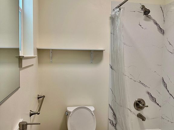 4th image of 324 Bartlett St APT 3