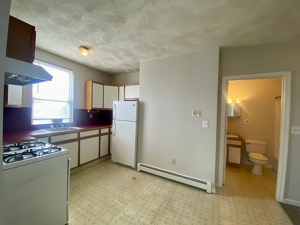594 Somerville Ave #2B