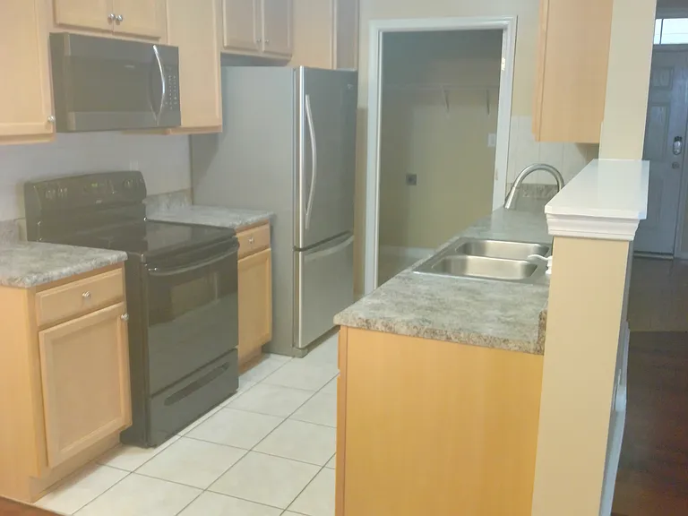 1329 Kershaw Loop #137 — Photo 5