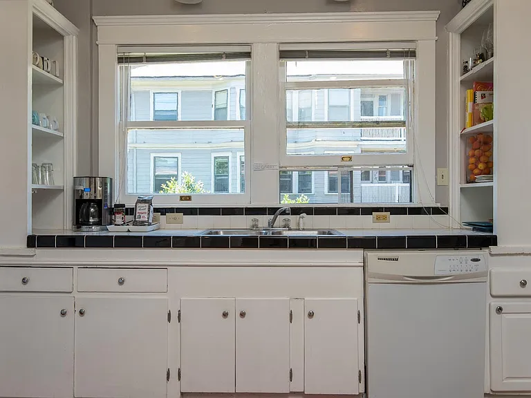 2161 SW Yamhill St #3 — Photo 16